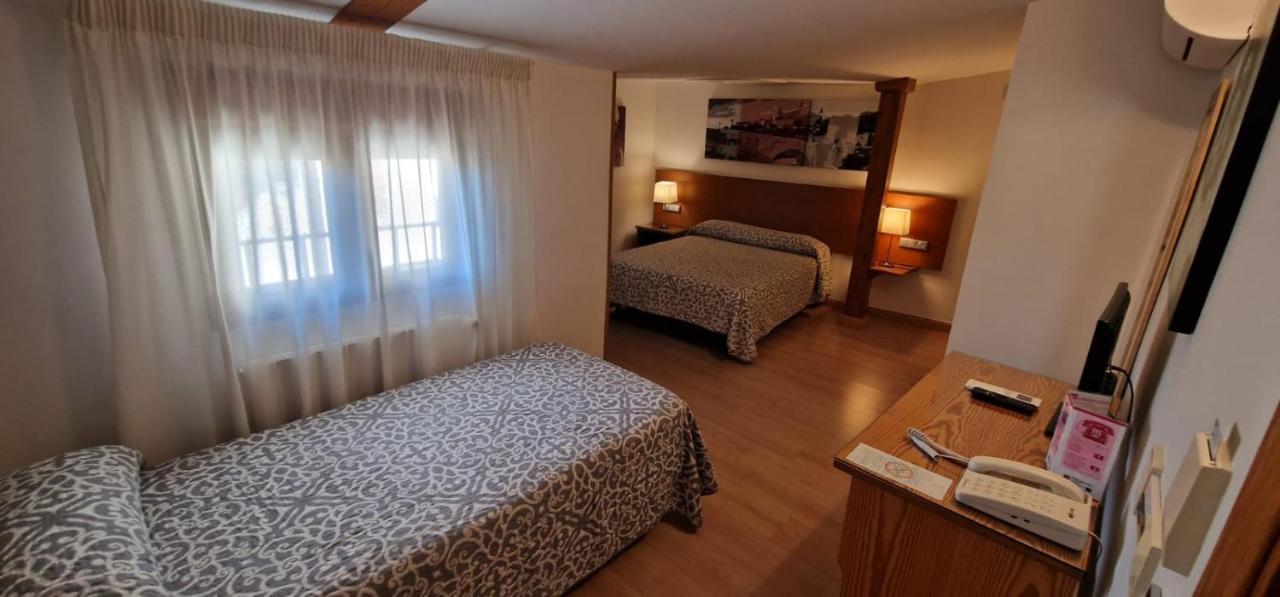 Hostal Santo Tome Толедо Экстерьер фото