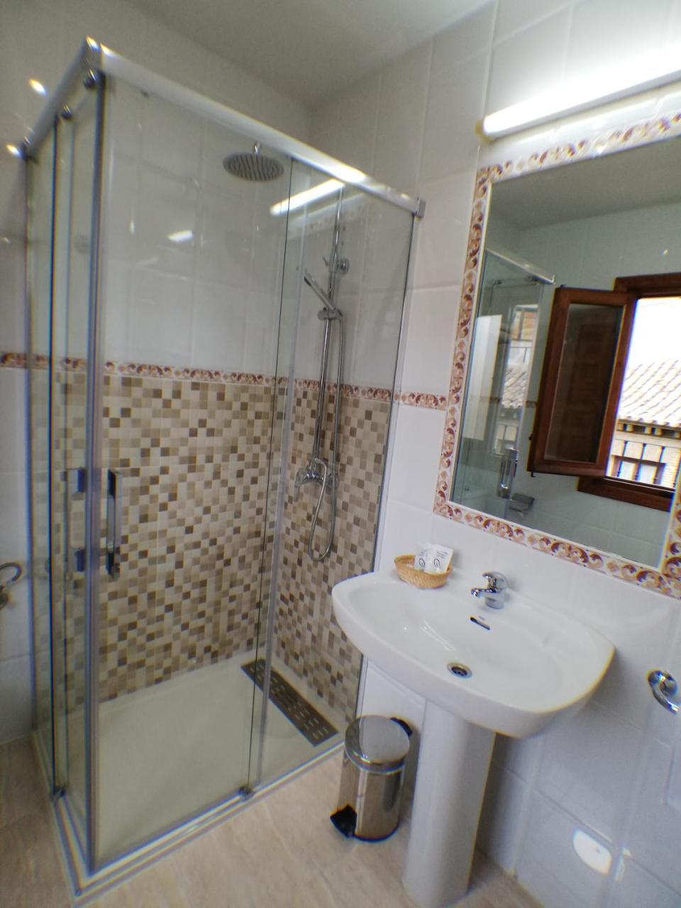 Hostal Santo Tome Толедо Экстерьер фото